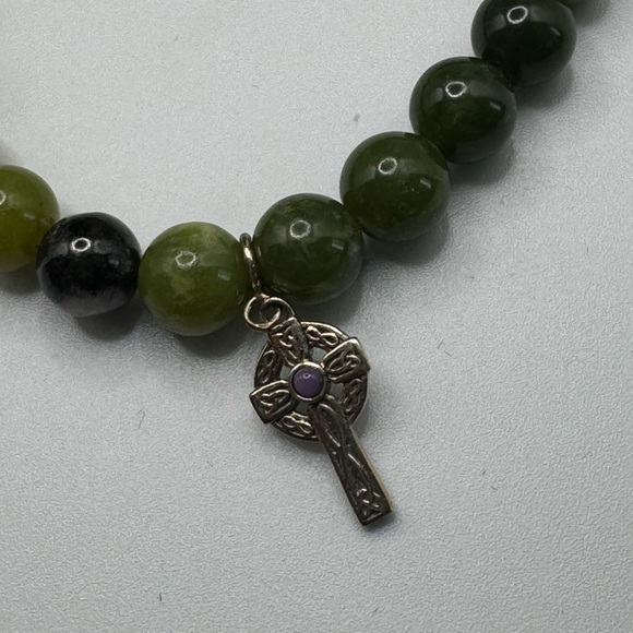 Green Serpentine (dark) Round 6mm bracelet made in Ireland - Picture 2 of 2